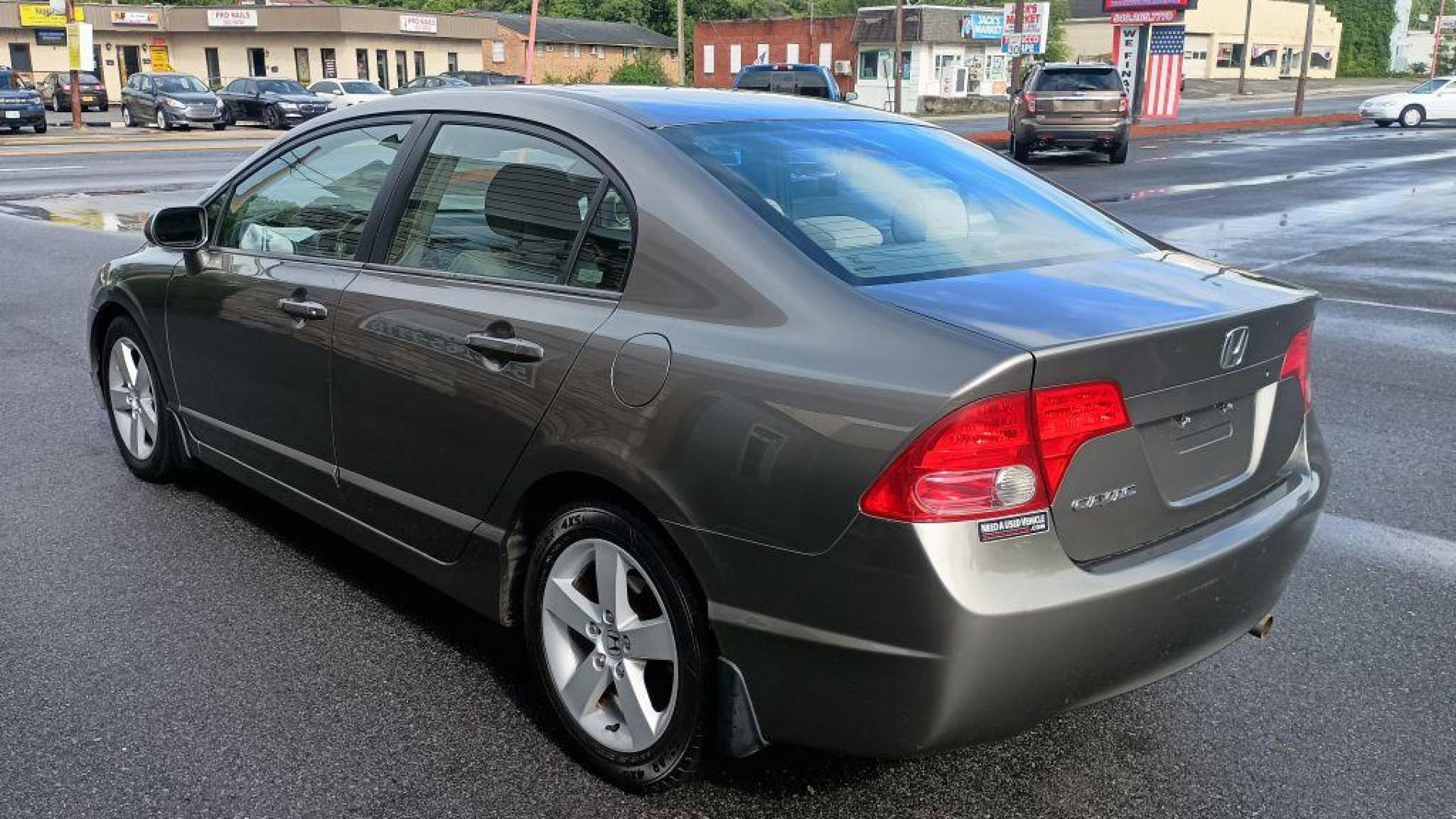 2007 SILVER HONDA CIVIC EX (1HGFA16857L) with an 1.8L engine, Automatic transmission, located at 2514 Williamson Rd NE, Roanoke, VA, 24012, (540) 265-7770, 37.294636, -79.936249 - Photo#3
