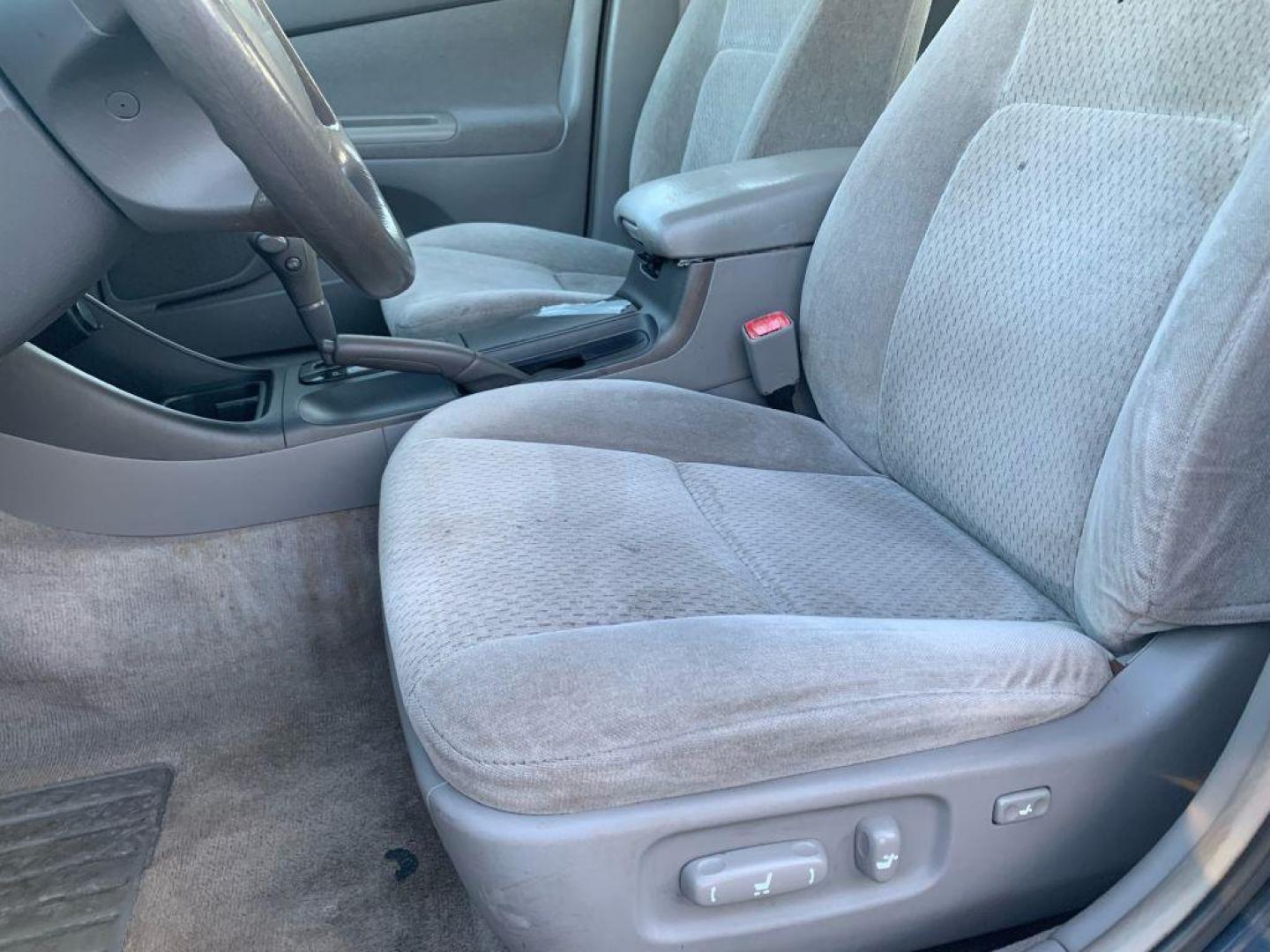 2004 BLUE TOYOTA CAMRY LE (4T1BE32K74U) with an 2.4L engine, Automatic transmission, located at 2514 Williamson Rd NE, Roanoke, VA, 24012, (540) 265-7770, 37.294636, -79.936249 - NO CREDIT CHECK FINANCING WITH ONLY $1400 DOWN PAYMENT!!!! Check out our website www.needausedvehicle.com for our No Credit Check/ In House Financing options!! No Credit Check Available!!! In House Financing Available!!! All Clean Title Vehicles (no Salvaged or flooded vehicles ever on our lot)! - Photo#2