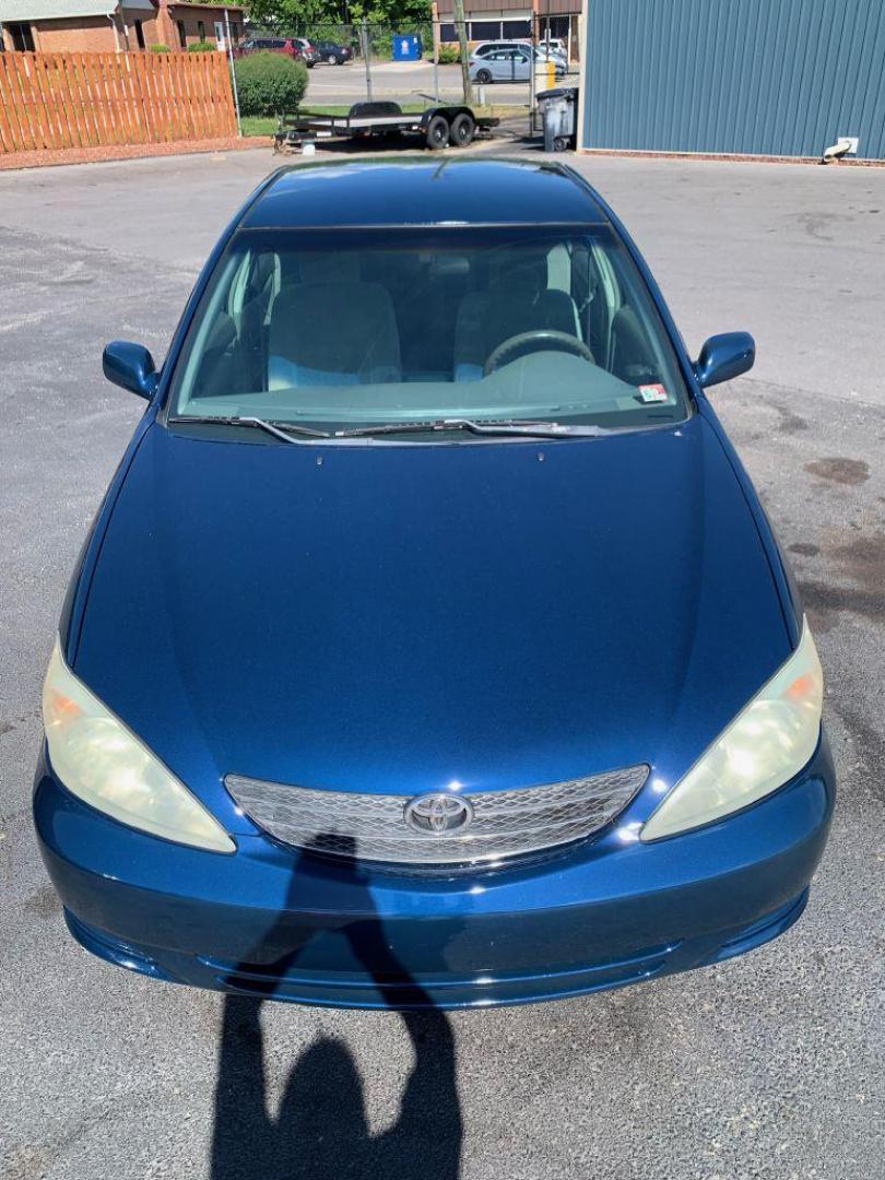 2004 BLUE TOYOTA CAMRY LE (4T1BE32K74U) with an 2.4L engine, Automatic transmission, located at 2514 Williamson Rd NE, Roanoke, VA, 24012, (540) 265-7770, 37.294636, -79.936249 - NO CREDIT CHECK FINANCING WITH ONLY $1400 DOWN PAYMENT!!!! Check out our website www.needausedvehicle.com for our No Credit Check/ In House Financing options!! No Credit Check Available!!! In House Financing Available!!! All Clean Title Vehicles (no Salvaged or flooded vehicles ever on our lot)! - Photo#8