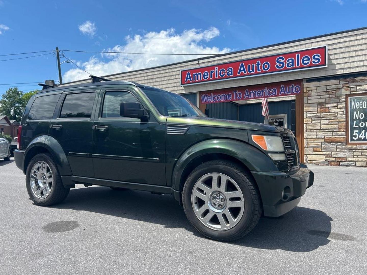 2010 GREEN DODGE NITRO SXT (1D4PU5GK2AW) with an 3.7L engine, Automatic transmission, located at 2514 Williamson Rd NE, Roanoke, VA, 24012, (540) 265-7770, 37.294636, -79.936249- Photo#0