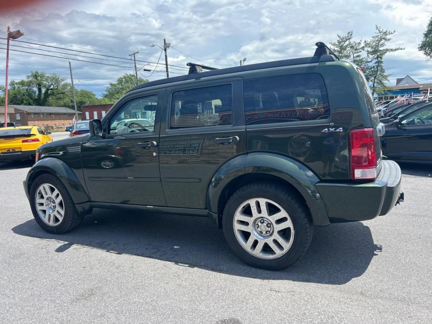 2010 GREEN DODGE NITRO SXT (1D4PU5GK2AW) with an 3.7L engine, Automatic transmission, located at 2514 Williamson Rd NE, Roanoke, VA, 24012, (540) 265-7770, 37.294636, -79.936249- Photo#1