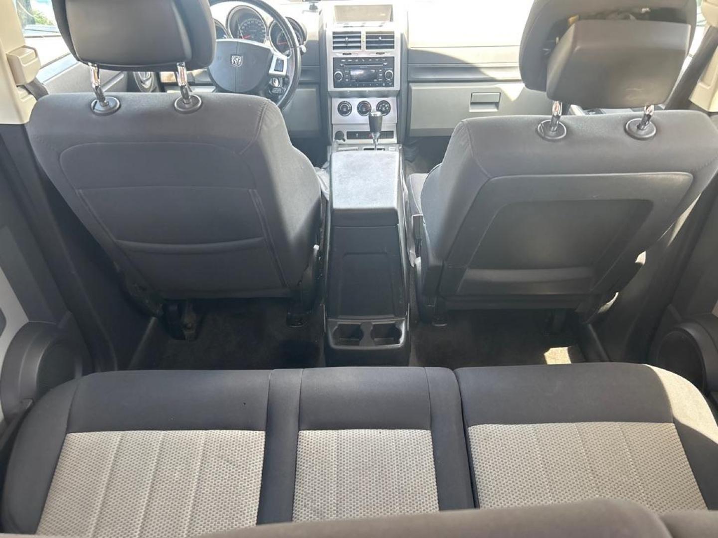 2010 GREEN DODGE NITRO SXT (1D4PU5GK2AW) with an 3.7L engine, Automatic transmission, located at 2514 Williamson Rd NE, Roanoke, VA, 24012, (540) 265-7770, 37.294636, -79.936249- Photo#3