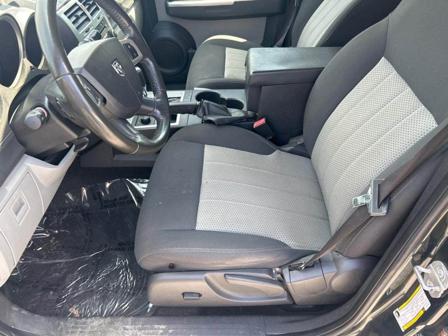 2010 GREEN DODGE NITRO SXT (1D4PU5GK2AW) with an 3.7L engine, Automatic transmission, located at 2514 Williamson Rd NE, Roanoke, VA, 24012, (540) 265-7770, 37.294636, -79.936249- Photo#6