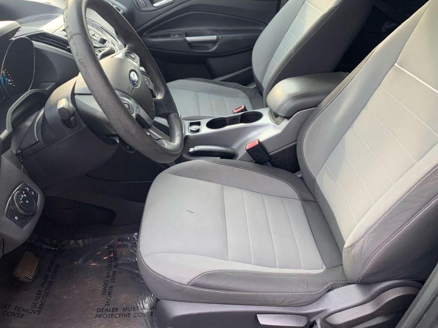 2013 GRAY FORD ESCAPE SE (1FMCU0GX8DU) with an 1.6L engine, Automatic transmission, located at 2514 Williamson Rd NE, Roanoke, VA, 24012, (540) 265-7770, 37.294636, -79.936249 - NO CREDIT CHECK FINANCING WITH ONLY $2300 DOWN PAYMENT!!!! Check out our website www.needausedvehicle.com for our No Credit Check/ In House Financing options!! No Credit Check Available!!! In House Financing Available!!! All Clean Title Vehicles (no Salvaged or flooded vehicles ever on our lot)! - Photo#3