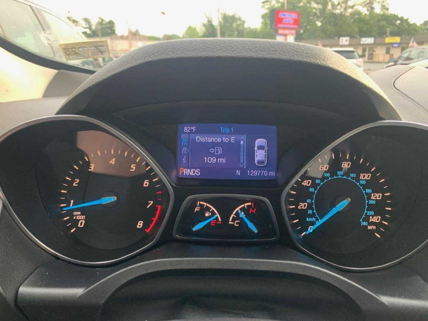 2013 GRAY FORD ESCAPE SE (1FMCU0GX8DU) with an 1.6L engine, Automatic transmission, located at 2514 Williamson Rd NE, Roanoke, VA, 24012, (540) 265-7770, 37.294636, -79.936249 - NO CREDIT CHECK FINANCING WITH ONLY $2300 DOWN PAYMENT!!!! Check out our website www.needausedvehicle.com for our No Credit Check/ In House Financing options!! No Credit Check Available!!! In House Financing Available!!! All Clean Title Vehicles (no Salvaged or flooded vehicles ever on our lot)! - Photo#5