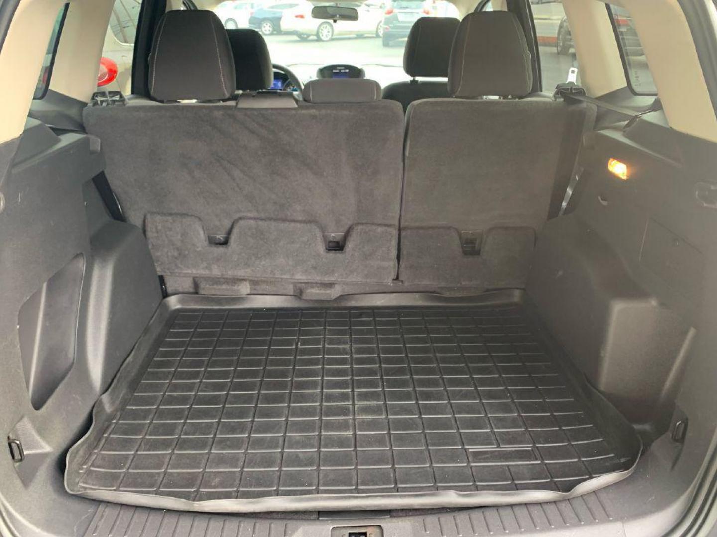 2013 GRAY FORD ESCAPE SE (1FMCU0GX8DU) with an 1.6L engine, Automatic transmission, located at 2514 Williamson Rd NE, Roanoke, VA, 24012, (540) 265-7770, 37.294636, -79.936249 - NO CREDIT CHECK FINANCING WITH ONLY $2300 DOWN PAYMENT!!!! Check out our website www.needausedvehicle.com for our No Credit Check/ In House Financing options!! No Credit Check Available!!! In House Financing Available!!! All Clean Title Vehicles (no Salvaged or flooded vehicles ever on our lot)! - Photo#8