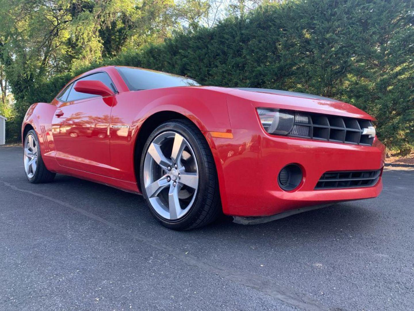 2011 RED CHEVROLET CAMARO LS (2G1FA1ED1B9) with an 3.6L engine, Automatic transmission, located at 2514 Williamson Rd NE, Roanoke, VA, 24012, (540) 265-7770, 37.294636, -79.936249 - Photo#0