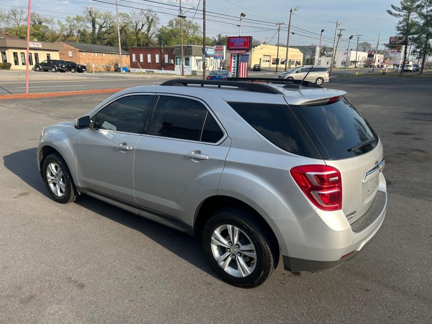 2017 SILVER CHEVROLET EQUINOX LT (2GNALCEK0H6) with an 2.4L engine, Automatic transmission, located at 2514 Williamson Rd NE, Roanoke, VA, 24012, (540) 265-7770, 37.294636, -79.936249 - NO CREDIT CHECK FINANCING WITH ONLY $1900 DOWN PAYMENT!!!! Check out our website www.needausedvehicle.com for our No Credit Check/ In House Financing options!! No Credit Check Available!!! In House Financing Available!!! All Clean Title Vehicles (no Salvaged or flooded vehicles ever on our lot)! - Photo#2