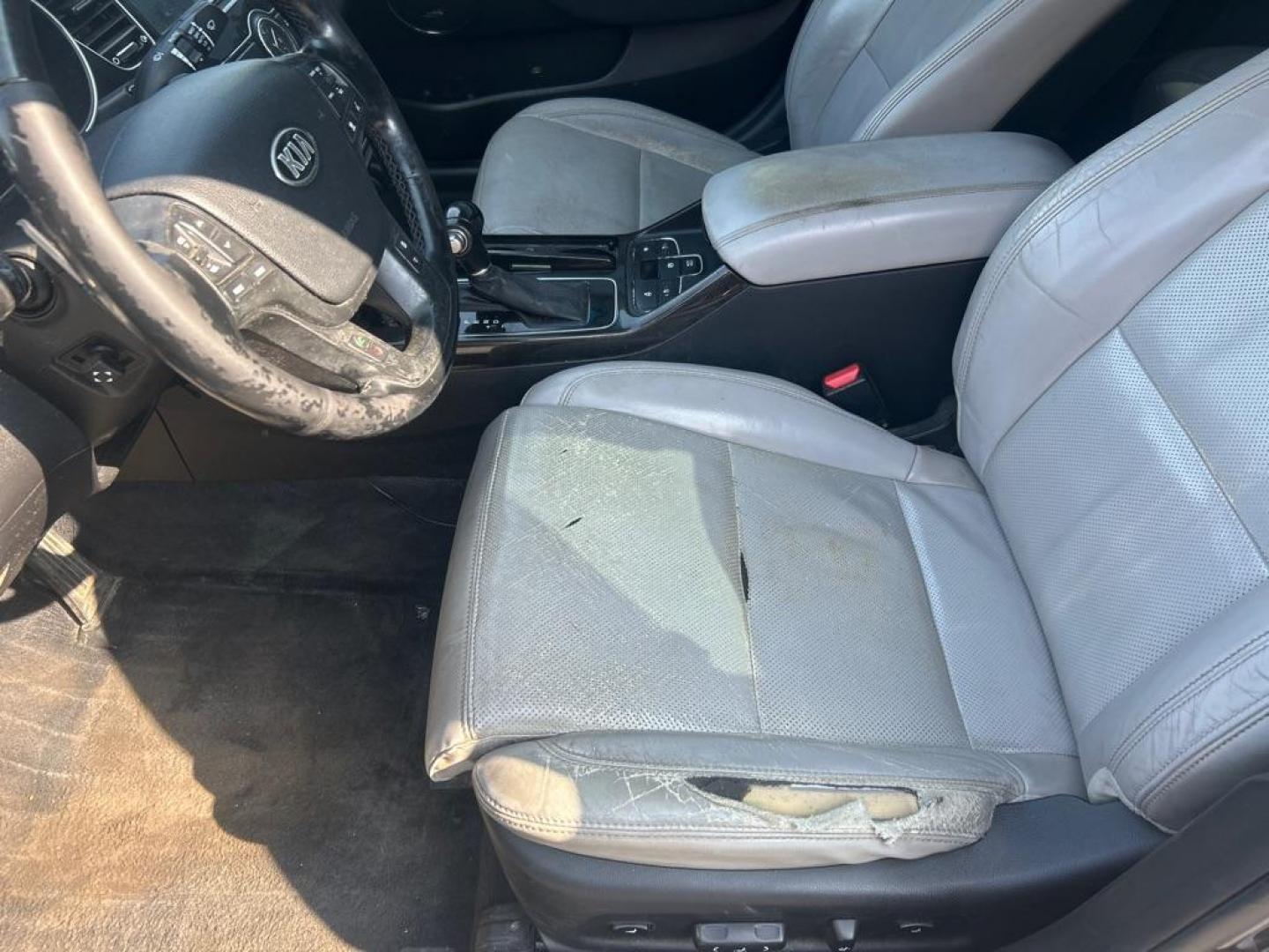 2014 GRAY KIA CADENZA PREMIUM (KNALN4D73E5) with an 3.3L engine, Automatic transmission, located at 2514 Williamson Rd NE, Roanoke, VA, 24012, (540) 265-7770, 37.294636, -79.936249 - NO CREDIT CHECK FINANCING WITH ONLY $1500 DOWN PAYMENT!!!! Check out our website www.needausedvehicle.com for our No Credit Check/ In House Financing options!! No Credit Check Available!!! In House Financing Available!!! All Clean Title Vehicles (no Salvaged or flooded vehicles ever on our lot)! - Photo#6