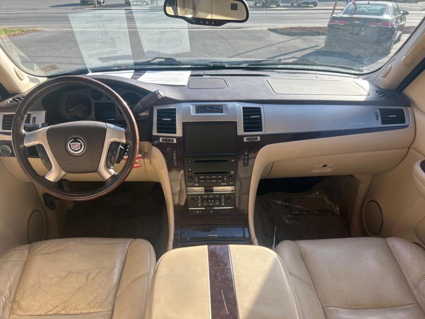 2008 BLUE CADILLAC ESCALADE LUXURY (1GYFK63878R) with an 6.2L engine, Automatic transmission, located at 2514 Williamson Rd NE, Roanoke, VA, 24012, (540) 265-7770, 37.294636, -79.936249 - Photo#8