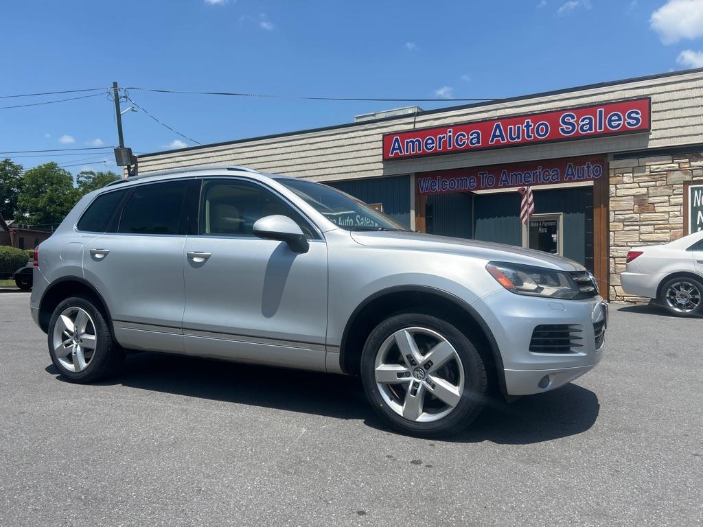 photo of 2013 VOLKSWAGEN TOUAREG 4DR