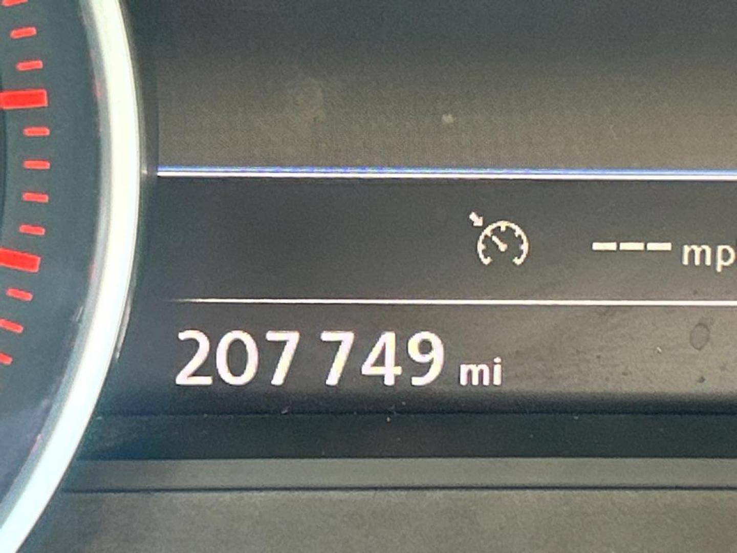 2013 SILVER VOLKSWAGEN TOUAREG V6 (WVGEF9BP6DD) with an 3.6L engine, Automatic transmission, located at 2514 Williamson Rd NE, Roanoke, VA, 24012, (540) 265-7770, 37.294636, -79.936249 - NO CREDIT CHECK FINANCING WITH ONLY $2500 DOWN PAYMENT!!!! Check out our website www.needausedvehicle.com for our No Credit Check/ In House Financing options!! No Credit Check Available!!! In House Financing Available!!! All Clean Title Vehicles (no Salvaged or flooded vehicles ever on our lot)! - Photo#9