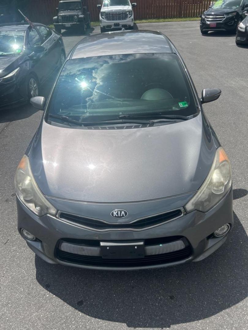 2015 GRAY KIA FORTE SX (KNAFZ5A35F5) with an 1.6L engine, 6-Speed Manual transmission, located at 2514 Williamson Rd NE, Roanoke, VA, 24012, (540) 265-7770, 37.294636, -79.936249 - Photo#5