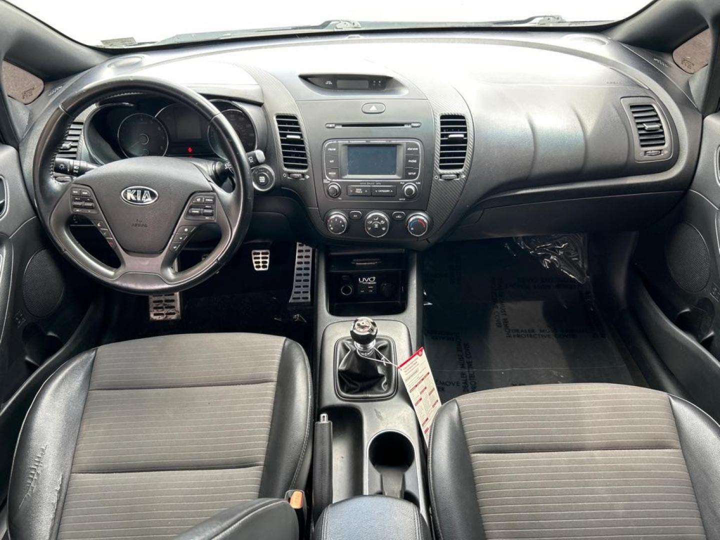 2015 GRAY KIA FORTE SX (KNAFZ5A35F5) with an 1.6L engine, 6-Speed Manual transmission, located at 2514 Williamson Rd NE, Roanoke, VA, 24012, (540) 265-7770, 37.294636, -79.936249 - Photo#18