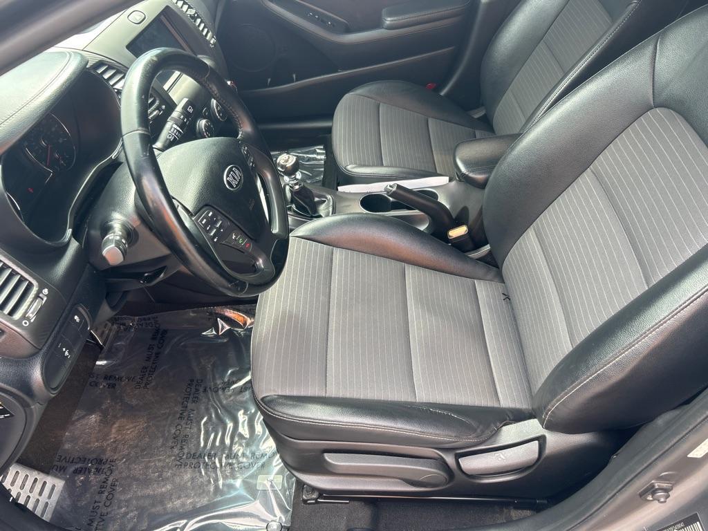 2015 GRAY KIA FORTE SX (KNAFZ5A35F5) with an 1.6L engine, 6-Speed Manual transmission, located at 2514 Williamson Rd NE, Roanoke, VA, 24012, (540) 265-7770, 37.294636, -79.936249 - NO CREDIT CHECK FINANCING WITH ONLY $2000 DOWN PAYMENT!!!! Check out our website www.needausedvehicle.com for our No Credit Check/ In House Financing options!! No Credit Check Available!!! In House Financing Available!!! All Clean Title Vehicles (no Salvaged or flooded vehicles ever on our lot)! - Photo#8