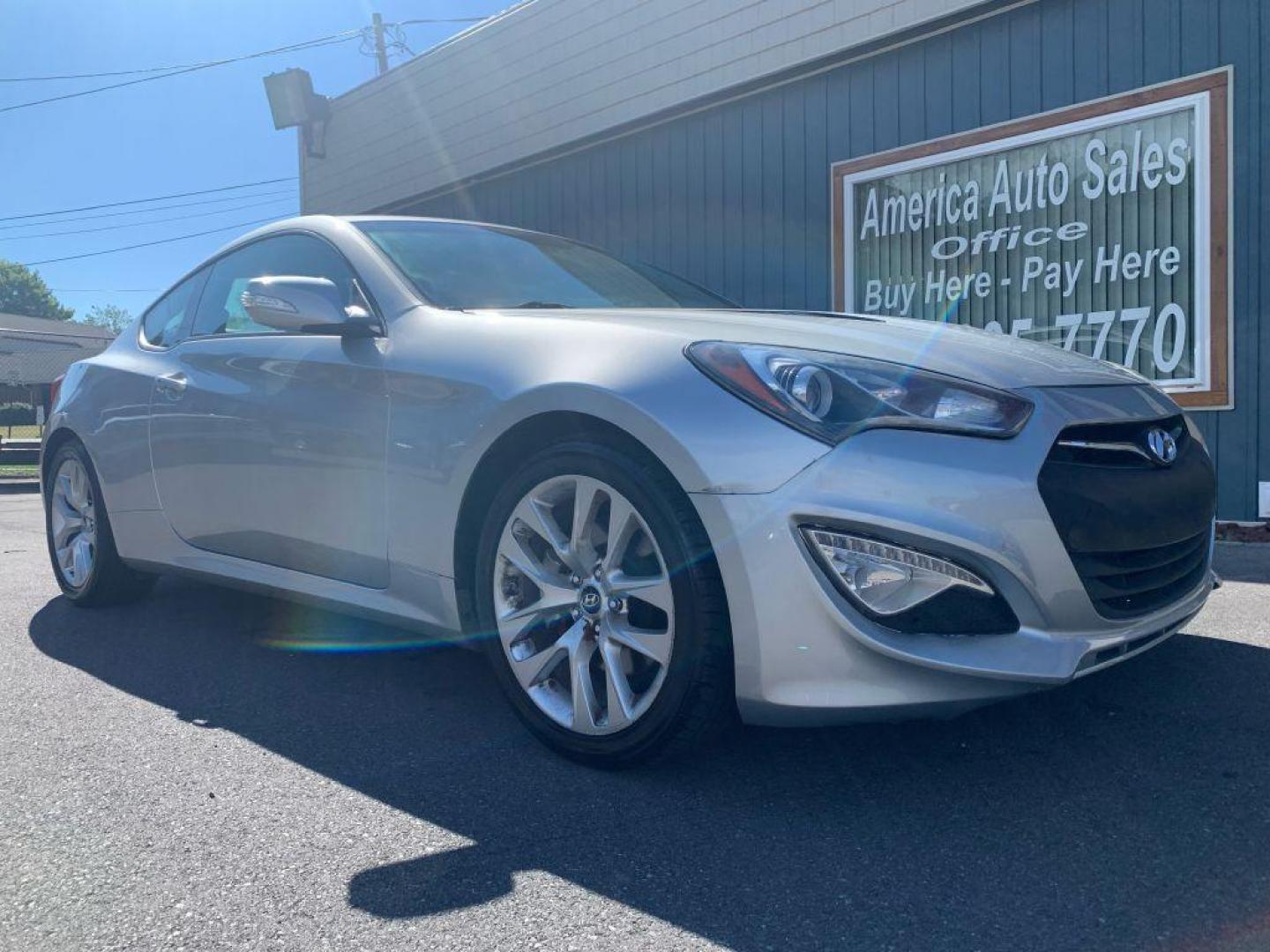 2013 SILVER HYUNDAI GENESIS COUPE 3.8L (KMHHU6KJ1DU) with an 3.8L engine, Automatic transmission, located at 2514 Williamson Rd NE, Roanoke, VA, 24012, (540) 265-7770, 37.294636, -79.936249 - Photo#0