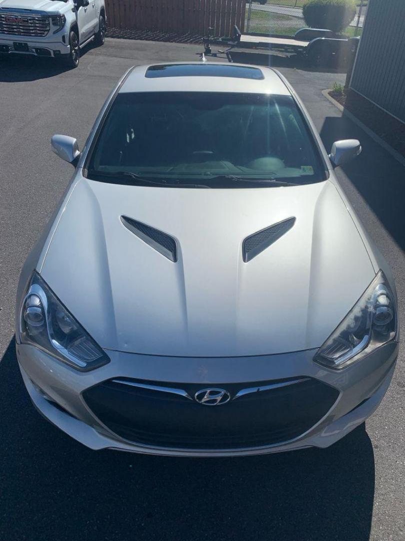 2013 SILVER HYUNDAI GENESIS COUPE 3.8L (KMHHU6KJ1DU) with an 3.8L engine, Automatic transmission, located at 2514 Williamson Rd NE, Roanoke, VA, 24012, (540) 265-7770, 37.294636, -79.936249 - Photo#7