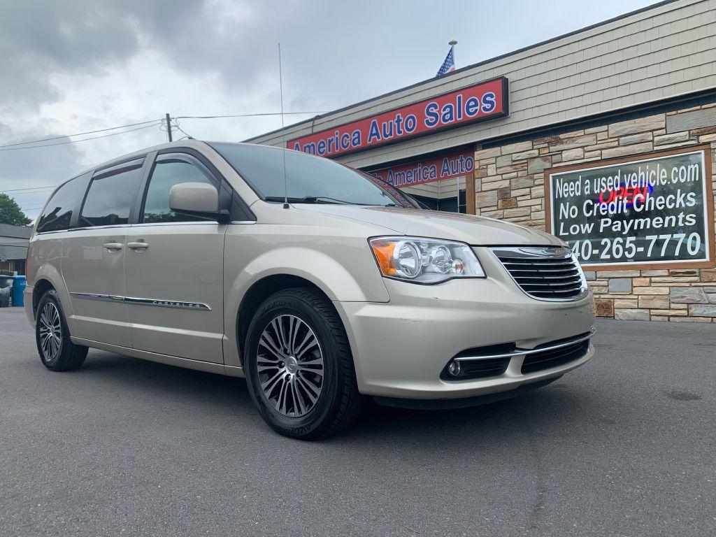 photo of 2015 CHRYSLER TOWN  and  COUNTRY 4DR