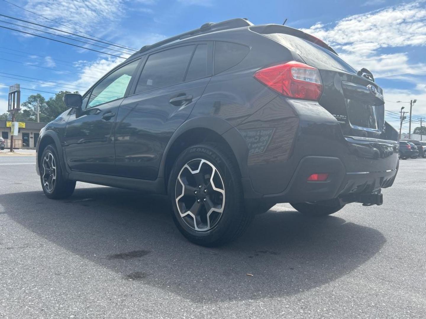 2015 GRAY SUBARU XV CROSSTREK 2.0 LIMITED (JF2GPAMC7F8) with an 2.0L engine, Continuously Variable transmission, located at 2514 Williamson Rd NE, Roanoke, VA, 24012, (540) 265-7770, 37.294636, -79.936249 - Photo#1