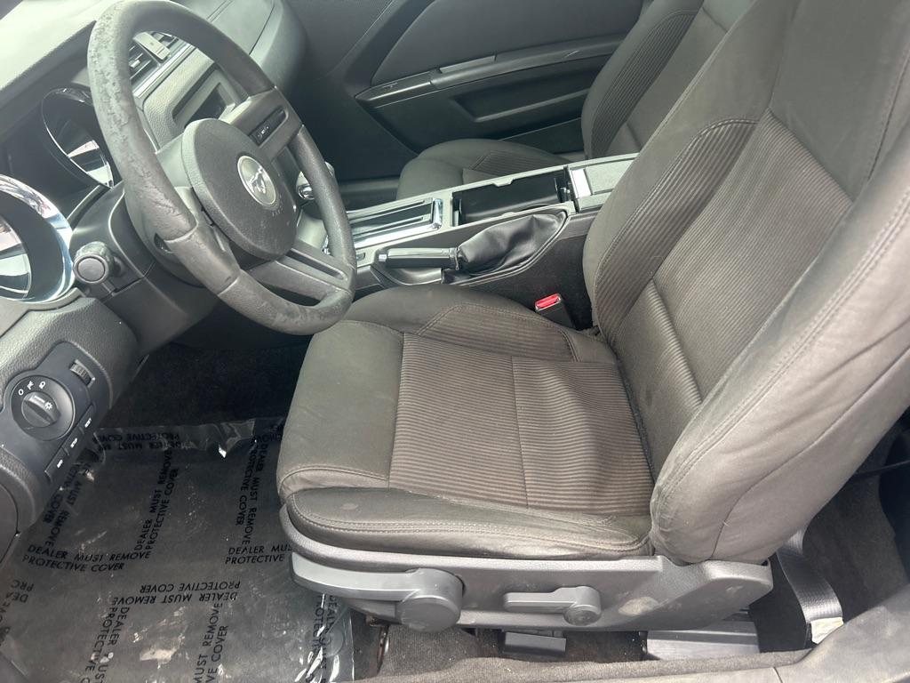 2012 BLACK FORD MUSTANG Coupe (1ZVBP8AM3C5) with an 3.7L engine, Automatic transmission, located at 2514 Williamson Rd NE, Roanoke, VA, 24012, (540) 265-7770, 37.294636, -79.936249 - NO CREDIT CHECK FINANCING WITH ONLY $2600 DOWN PAYMENT!!!! Check out our website www.needausedvehicle.com for our No Credit Check/ In House Financing options!! No Credit Check Available!!! In House Financing Available!!! All Clean Title Vehicles (no Salvaged or flooded vehicles ever on our lot)! - Photo#5