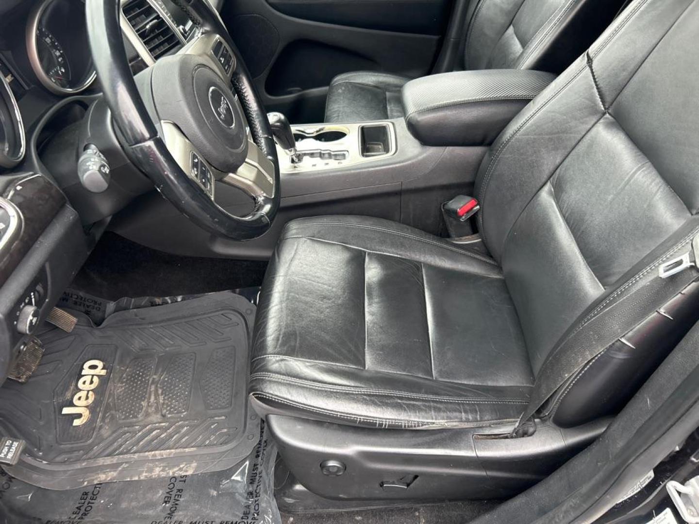 2011 BLACK JEEP GRAND CHEROKEE LAREDO (1J4RR4GG0BC) with an 3.6L engine, Automatic transmission, located at 2514 Williamson Rd NE, Roanoke, VA, 24012, (540) 265-7770, 37.294636, -79.936249 - NO CREDIT CHECK FINANCING WITH ONLY $2700 DOWN PAYMENT!!!! Check out our website www.needausedvehicle.com for our No Credit Check/ In House Financing options!! No Credit Check Available!!! In House Financing Available!!! All Clean Title Vehicles (no Salvaged or flooded vehicles ever on our lot)! - Photo#11