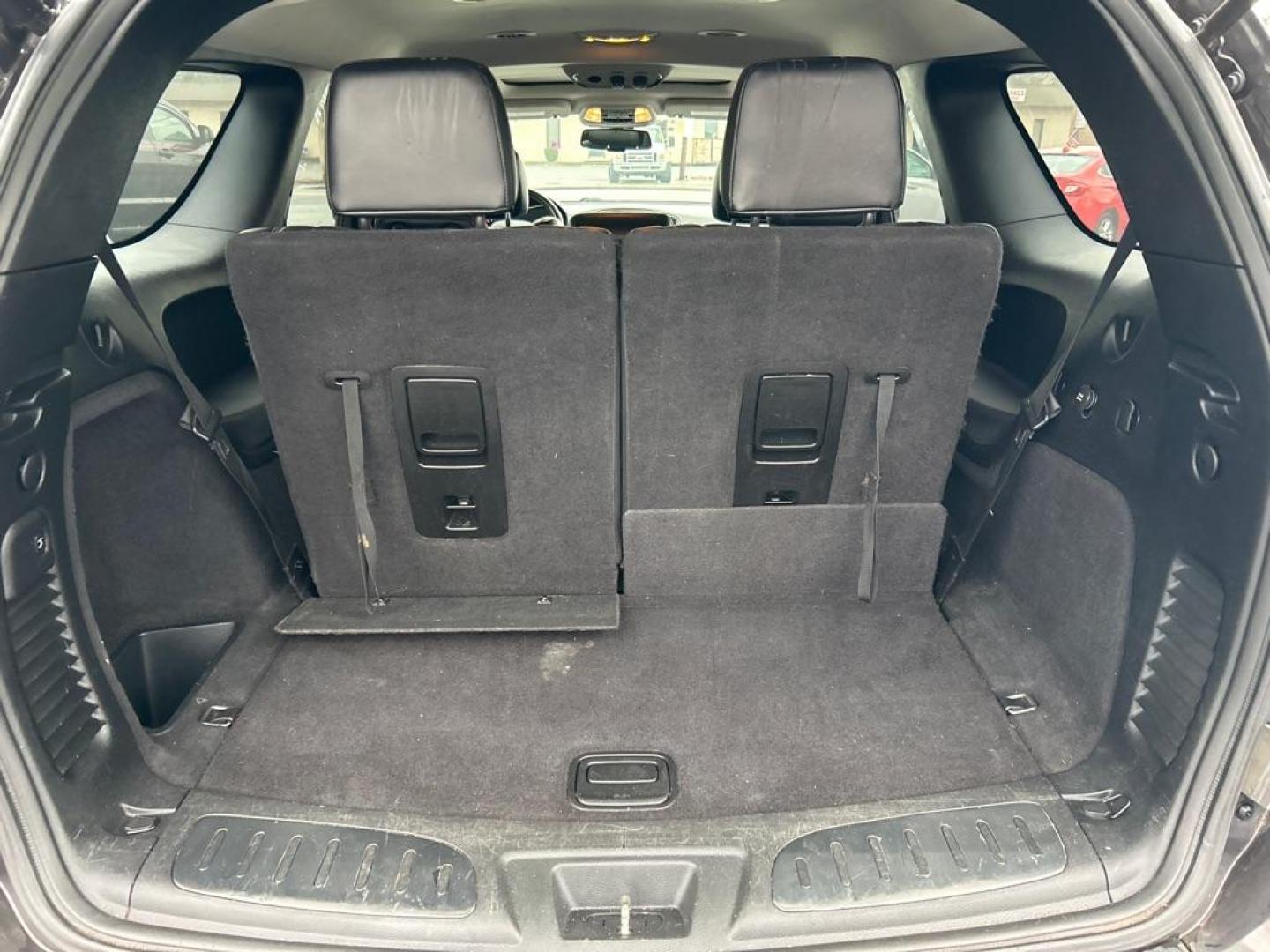 2014 GRAY DODGE DURANGO LIMITED (1C4RDJDG8EC) with an 3.6L engine, Automatic transmission, located at 2514 Williamson Rd NE, Roanoke, VA, 24012, (540) 265-7770, 37.294636, -79.936249 - Photo#4