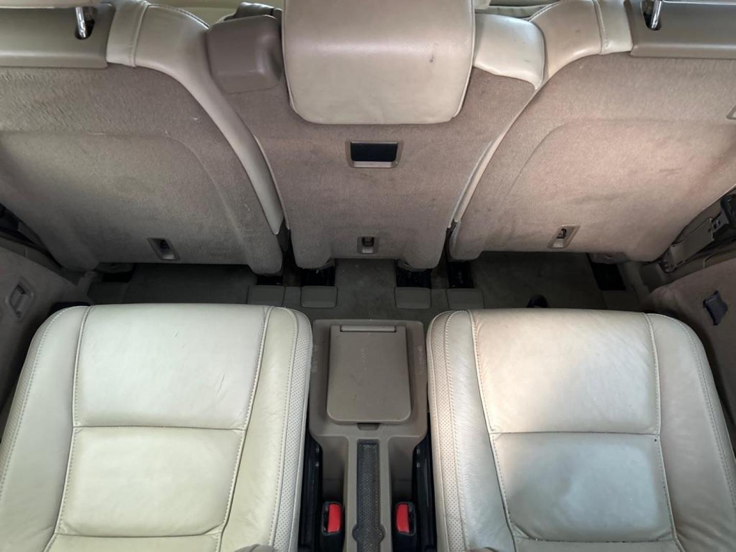 2010 GRAY VOLVO XC90 V8 (YV4852CZ4A1) with an 4.4L engine, Automatic transmission, located at 2514 Williamson Rd NE, Roanoke, VA, 24012, (540) 265-7770, 37.294636, -79.936249 - Photo#3