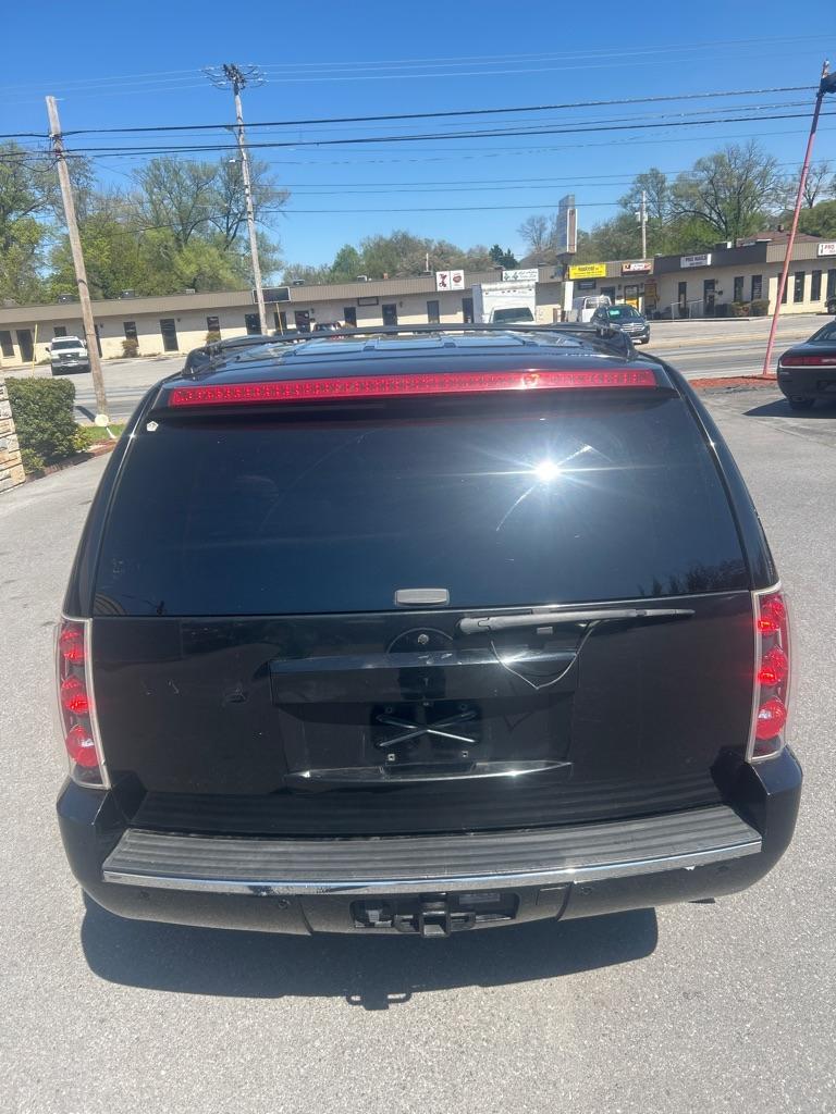 2013 BLACK GMC YUKON DENALI (1GKS2EEF9DR) with an 6.2L engine, Automatic transmission, located at 2514 Williamson Rd NE, Roanoke, VA, 24012, (540) 265-7770, 37.294636, -79.936249 - NO CREDIT CHECK FINANCING WITH ONLY $2800 DOWN PAYMENT!!!! Check out our website www.needausedvehicle.com for our No Credit Check/ In House Financing options!! No Credit Check Available!!! In House Financing Available!!! All Clean Title Vehicles (no Salvaged or flooded vehicles ever on our lot)! - Photo#3
