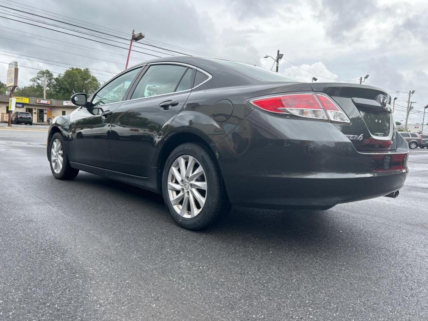 2012 BROWN MAZDA 6 I (1YVHZ8DH2C5) with an 2.5L engine, Automatic transmission, located at 2514 Williamson Rd NE, Roanoke, VA, 24012, (540) 265-7770, 37.294636, -79.936249 - Photo#1