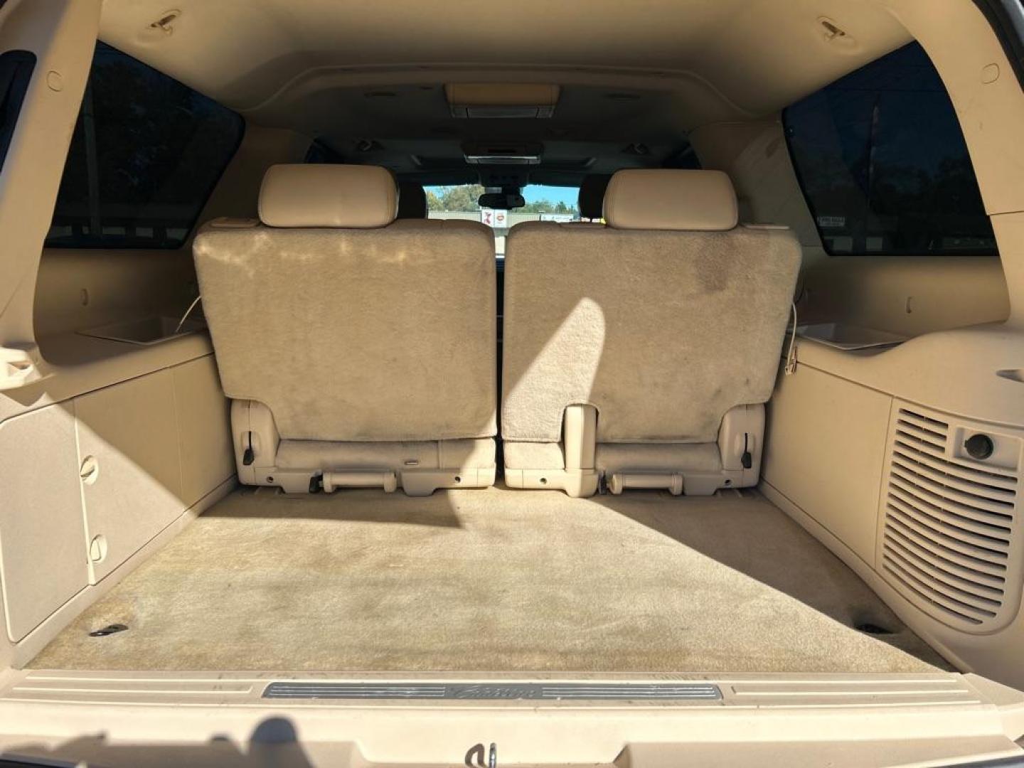 2007 BLACK CADILLAC ESCALADE ESV (1GYFK66887R) with an 6.2L engine, Automatic transmission, located at 2514 Williamson Rd NE, Roanoke, VA, 24012, (540) 265-7770, 37.294636, -79.936249 - NO CREDIT CHECK FINANCING WITH ONLY $3000 DOWN PAYMENT!!!! Check out our website www.needausedvehicle.com for our No Credit Check/ In House Financing options!! No Credit Check Available!!! In House Financing Available!!! All Clean Title Vehicles (no Salvaged or flooded vehicles ever on our lot)! - Photo#4