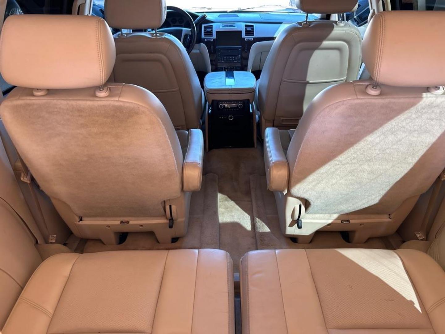 2007 BLACK CADILLAC ESCALADE ESV (1GYFK66887R) with an 6.2L engine, Automatic transmission, located at 2514 Williamson Rd NE, Roanoke, VA, 24012, (540) 265-7770, 37.294636, -79.936249 - NO CREDIT CHECK FINANCING WITH ONLY $3000 DOWN PAYMENT!!!! Check out our website www.needausedvehicle.com for our No Credit Check/ In House Financing options!! No Credit Check Available!!! In House Financing Available!!! All Clean Title Vehicles (no Salvaged or flooded vehicles ever on our lot)! - Photo#5