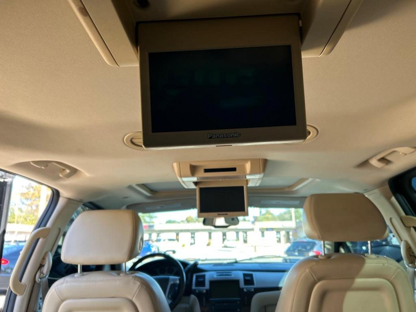 2007 BLACK CADILLAC ESCALADE ESV (1GYFK66887R) with an 6.2L engine, Automatic transmission, located at 2514 Williamson Rd NE, Roanoke, VA, 24012, (540) 265-7770, 37.294636, -79.936249 - NO CREDIT CHECK FINANCING WITH ONLY $3000 DOWN PAYMENT!!!! Check out our website www.needausedvehicle.com for our No Credit Check/ In House Financing options!! No Credit Check Available!!! In House Financing Available!!! All Clean Title Vehicles (no Salvaged or flooded vehicles ever on our lot)! - Photo#6