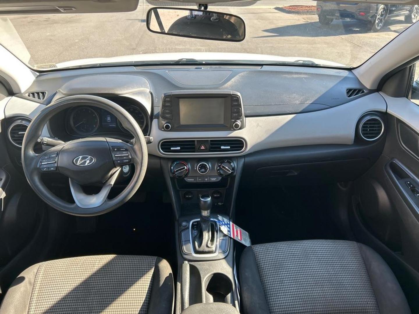 2018 WHITE HYUNDAI KONA SE (KM8K1CAAXJU) with an 2.0L engine, Automatic transmission, located at 2514 Williamson Rd NE, Roanoke, VA, 24012, (540) 265-7770, 37.294636, -79.936249 - NO CREDIT CHECK FINANCING WITH ONLY $3300 DOWN PAYMENT!!!! Check out our website www.needausedvehicle.com for our No Credit Check/ In House Financing options!! No Credit Check Available!!! In House Financing Available!!! All Clean Title Vehicles (no Salvaged or flooded vehicles ever on our lot)! - Photo#5