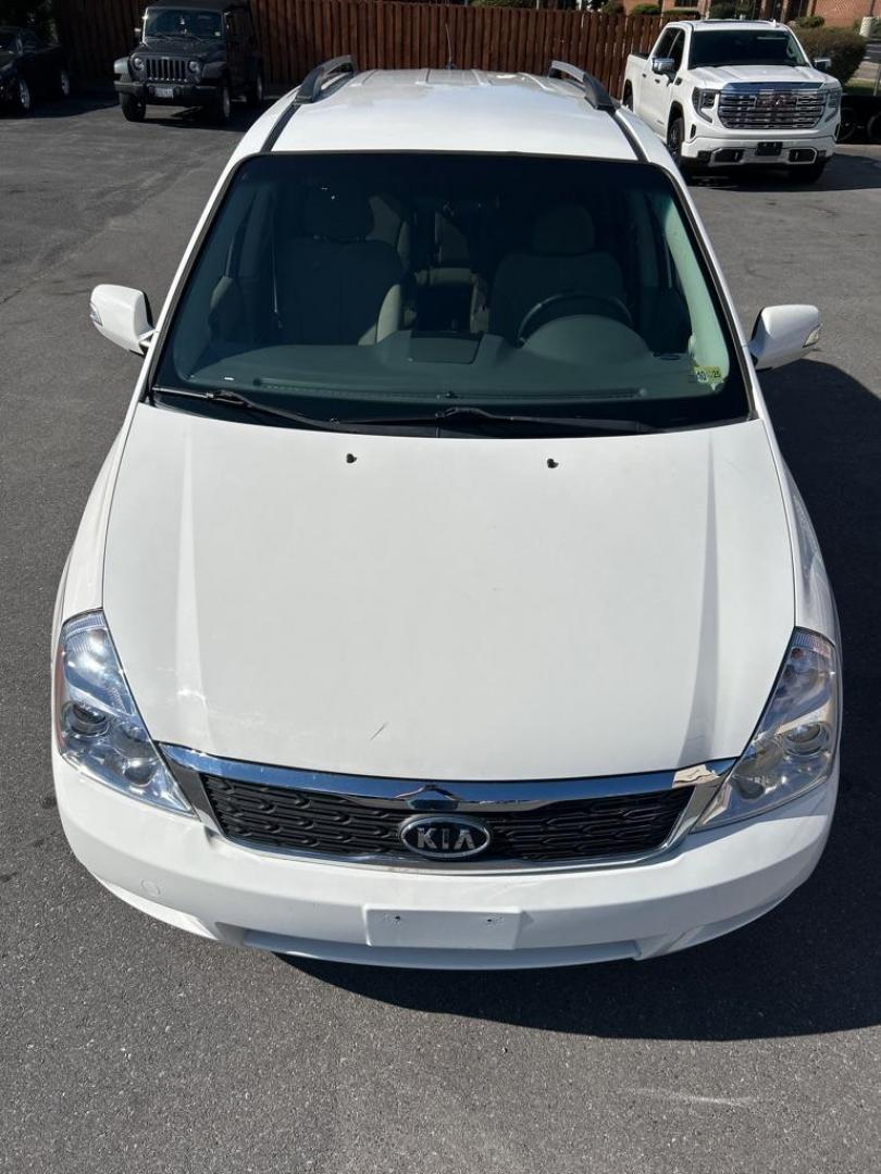 2012 WHITE KIA SEDONA LX (KNDMG4C7XC6) with an 3.5L engine, Automatic transmission, located at 2514 Williamson Rd NE, Roanoke, VA, 24012, (540) 265-7770, 37.294636, -79.936249 - NO CREDIT CHECK FINANCING WITH ONLY $1600 DOWN PAYMENT!!!! Check out our website www.needausedvehicle.com for our No Credit Check/ In House Financing options!! No Credit Check Available!!! In House Financing Available!!! All Clean Title Vehicles (no Salvaged or flooded vehicles ever on our lot)! - Photo#10
