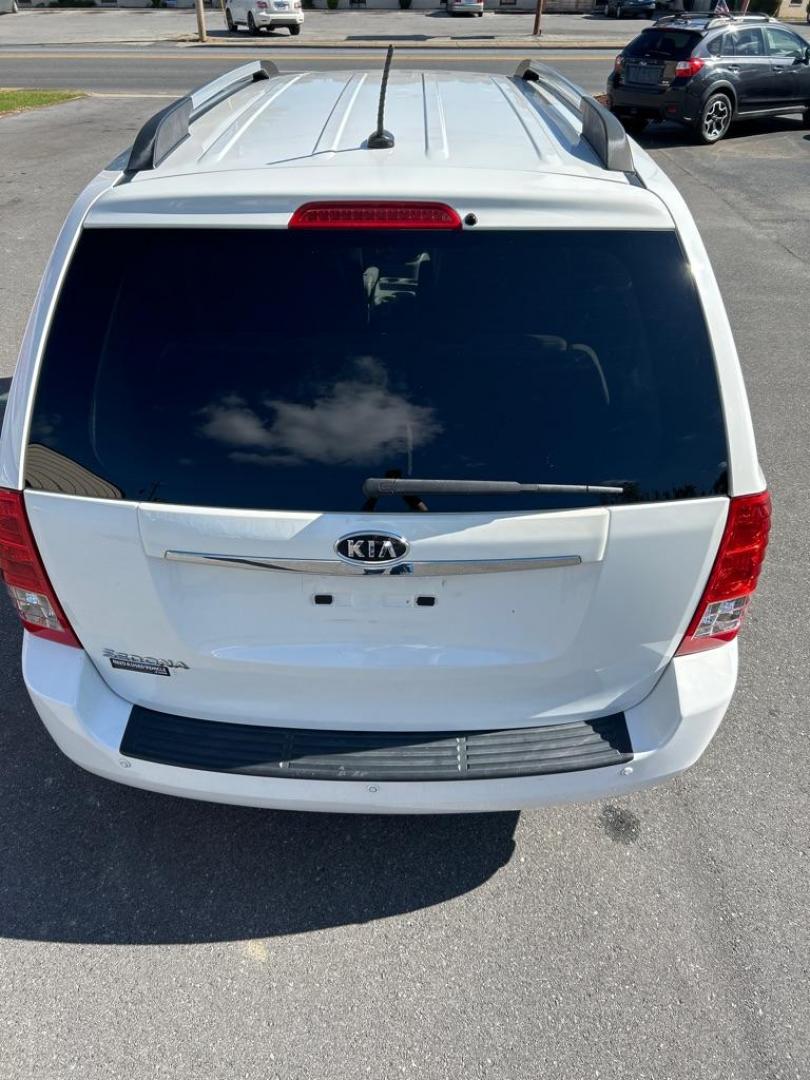 2012 WHITE KIA SEDONA LX (KNDMG4C7XC6) with an 3.5L engine, Automatic transmission, located at 2514 Williamson Rd NE, Roanoke, VA, 24012, (540) 265-7770, 37.294636, -79.936249 - NO CREDIT CHECK FINANCING WITH ONLY $1600 DOWN PAYMENT!!!! Check out our website www.needausedvehicle.com for our No Credit Check/ In House Financing options!! No Credit Check Available!!! In House Financing Available!!! All Clean Title Vehicles (no Salvaged or flooded vehicles ever on our lot)! - Photo#11