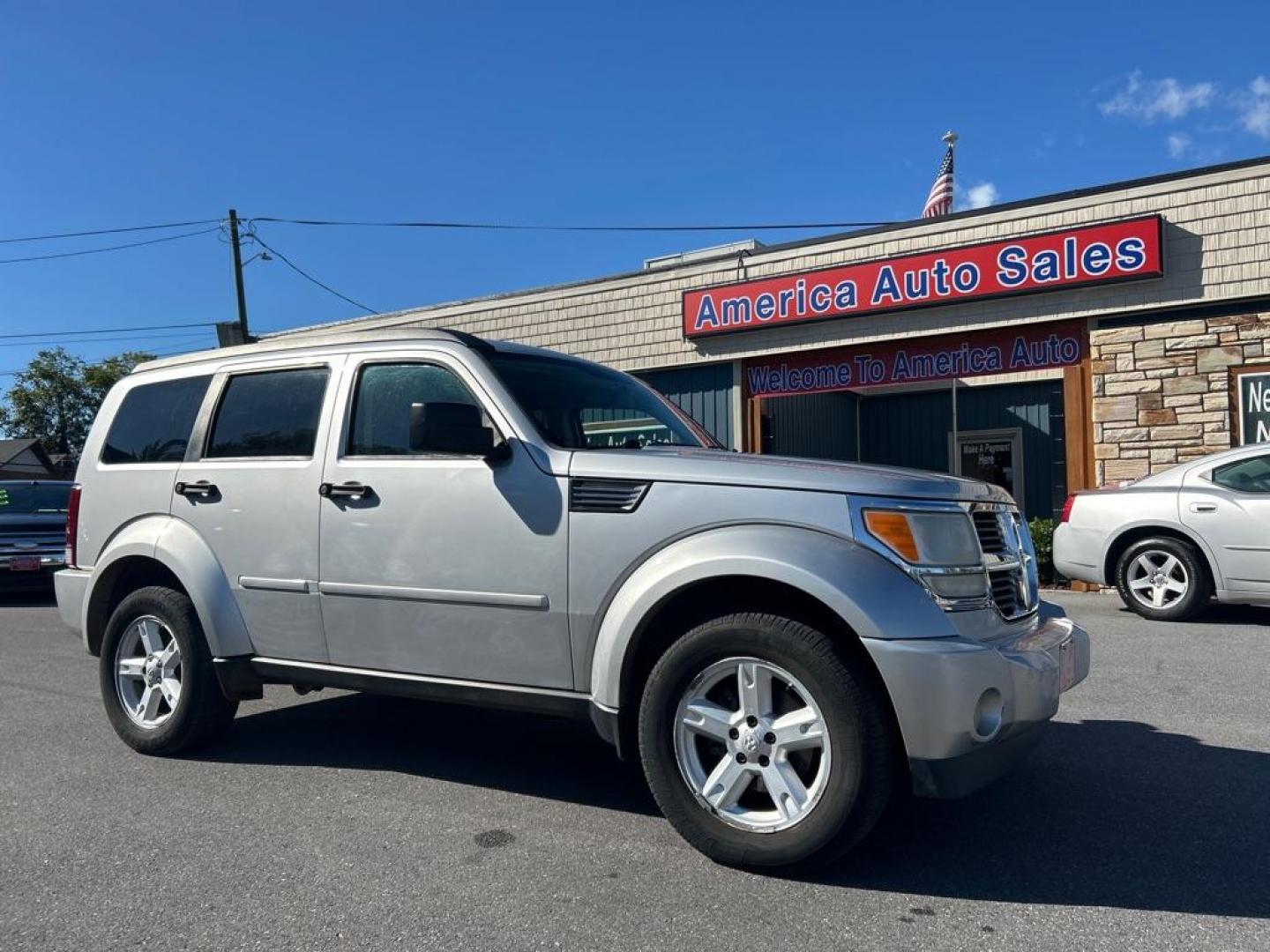 2007 SILVER DODGE NITRO SLT (1D8GU58K17W) with an 3.7L engine, Automatic transmission, located at 2514 Williamson Rd NE, Roanoke, VA, 24012, (540) 265-7770, 37.294636, -79.936249 - NO CREDIT CHECK FINANCING WITH ONLY $1800 DOWN PAYMENT!!!! Check out our website www.needausedvehicle.com for our No Credit Check/ In House Financing options!! No Credit Check Available!!! In House Financing Available!!! All Clean Title Vehicles (no Salvaged or flooded vehicles ever on our lot)! - Photo#0