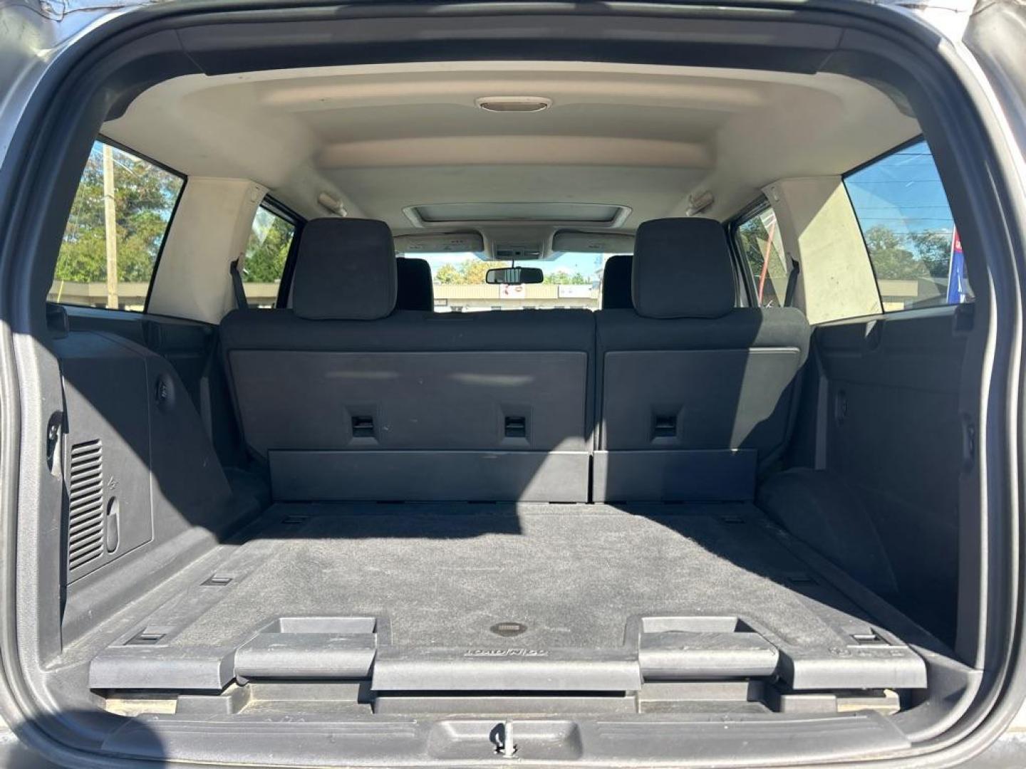 2007 SILVER DODGE NITRO SLT (1D8GU58K17W) with an 3.7L engine, Automatic transmission, located at 2514 Williamson Rd NE, Roanoke, VA, 24012, (540) 265-7770, 37.294636, -79.936249 - NO CREDIT CHECK FINANCING WITH ONLY $1800 DOWN PAYMENT!!!! Check out our website www.needausedvehicle.com for our No Credit Check/ In House Financing options!! No Credit Check Available!!! In House Financing Available!!! All Clean Title Vehicles (no Salvaged or flooded vehicles ever on our lot)! - Photo#4