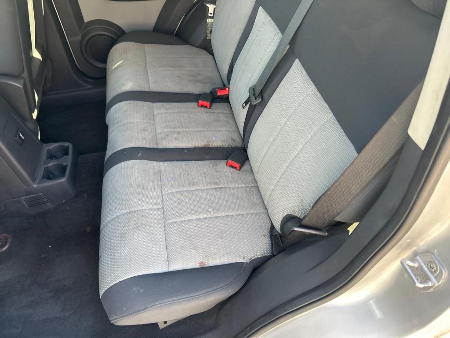 2007 SILVER DODGE NITRO SLT (1D8GU58K17W) with an 3.7L engine, Automatic transmission, located at 2514 Williamson Rd NE, Roanoke, VA, 24012, (540) 265-7770, 37.294636, -79.936249 - NO CREDIT CHECK FINANCING WITH ONLY $1800 DOWN PAYMENT!!!! Check out our website www.needausedvehicle.com for our No Credit Check/ In House Financing options!! No Credit Check Available!!! In House Financing Available!!! All Clean Title Vehicles (no Salvaged or flooded vehicles ever on our lot)! - Photo#6