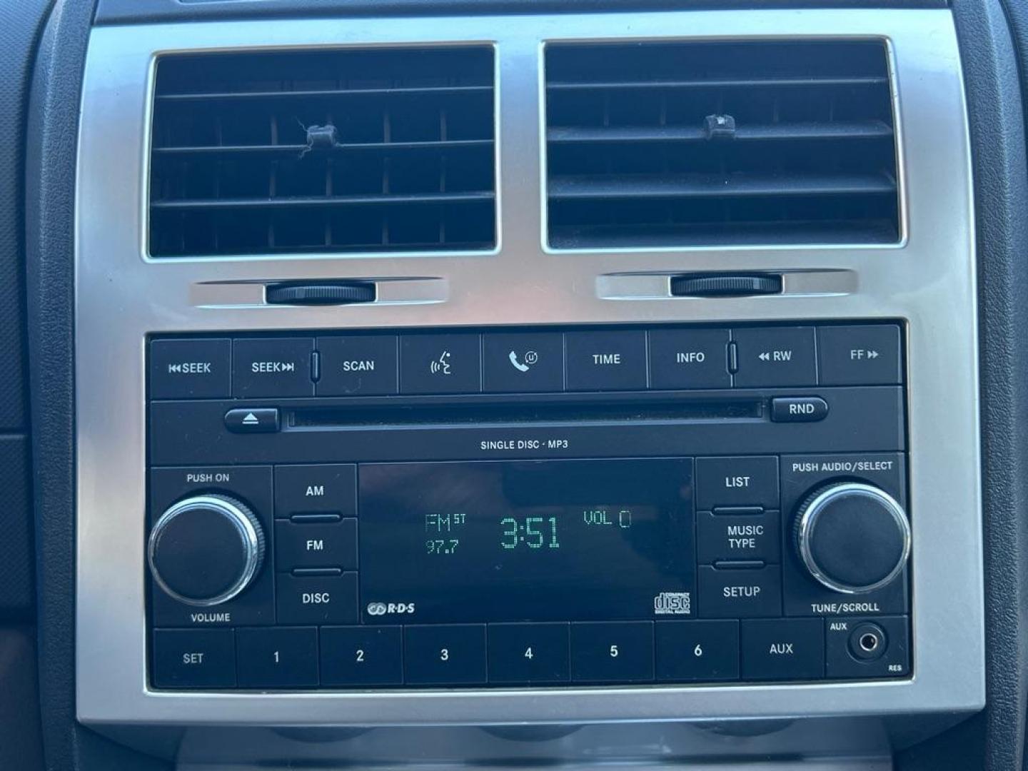 2007 SILVER DODGE NITRO SLT (1D8GU58K17W) with an 3.7L engine, Automatic transmission, located at 2514 Williamson Rd NE, Roanoke, VA, 24012, (540) 265-7770, 37.294636, -79.936249 - NO CREDIT CHECK FINANCING WITH ONLY $1800 DOWN PAYMENT!!!! Check out our website www.needausedvehicle.com for our No Credit Check/ In House Financing options!! No Credit Check Available!!! In House Financing Available!!! All Clean Title Vehicles (no Salvaged or flooded vehicles ever on our lot)! - Photo#12