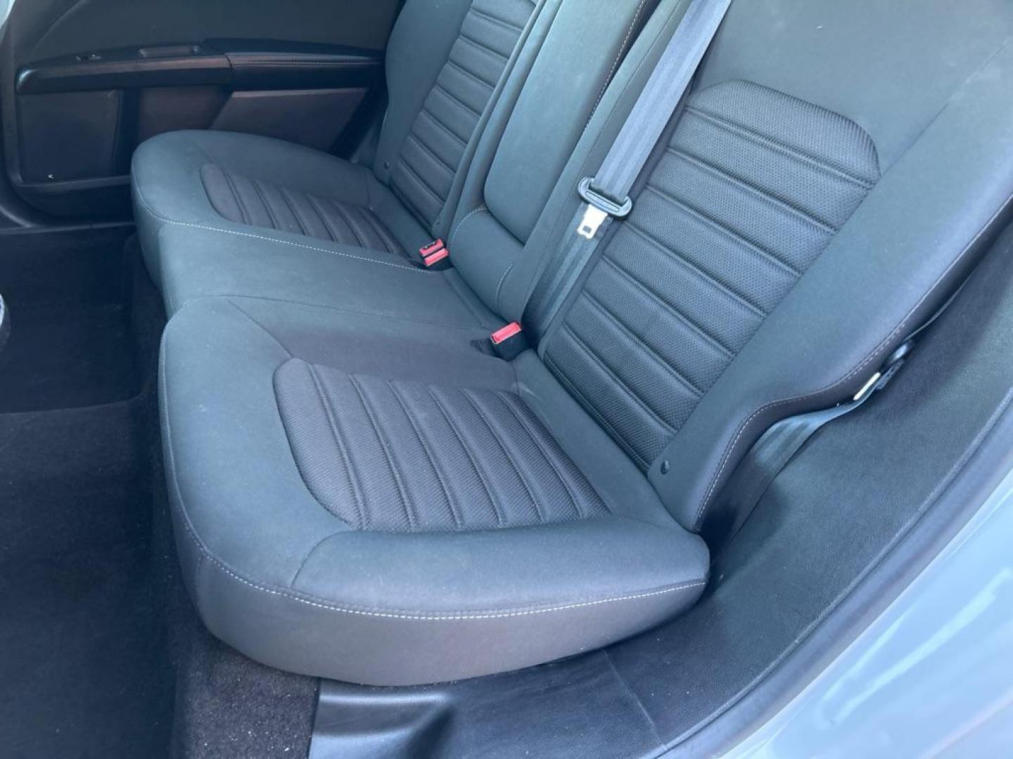 2019 WHITE FORD FUSION SE (3FA6P0LU5KR) with an 2.0L engine, Continuously Variable transmission, located at 2514 Williamson Rd NE, Roanoke, VA, 24012, (540) 265-7770, 37.294636, -79.936249 - Photo#2