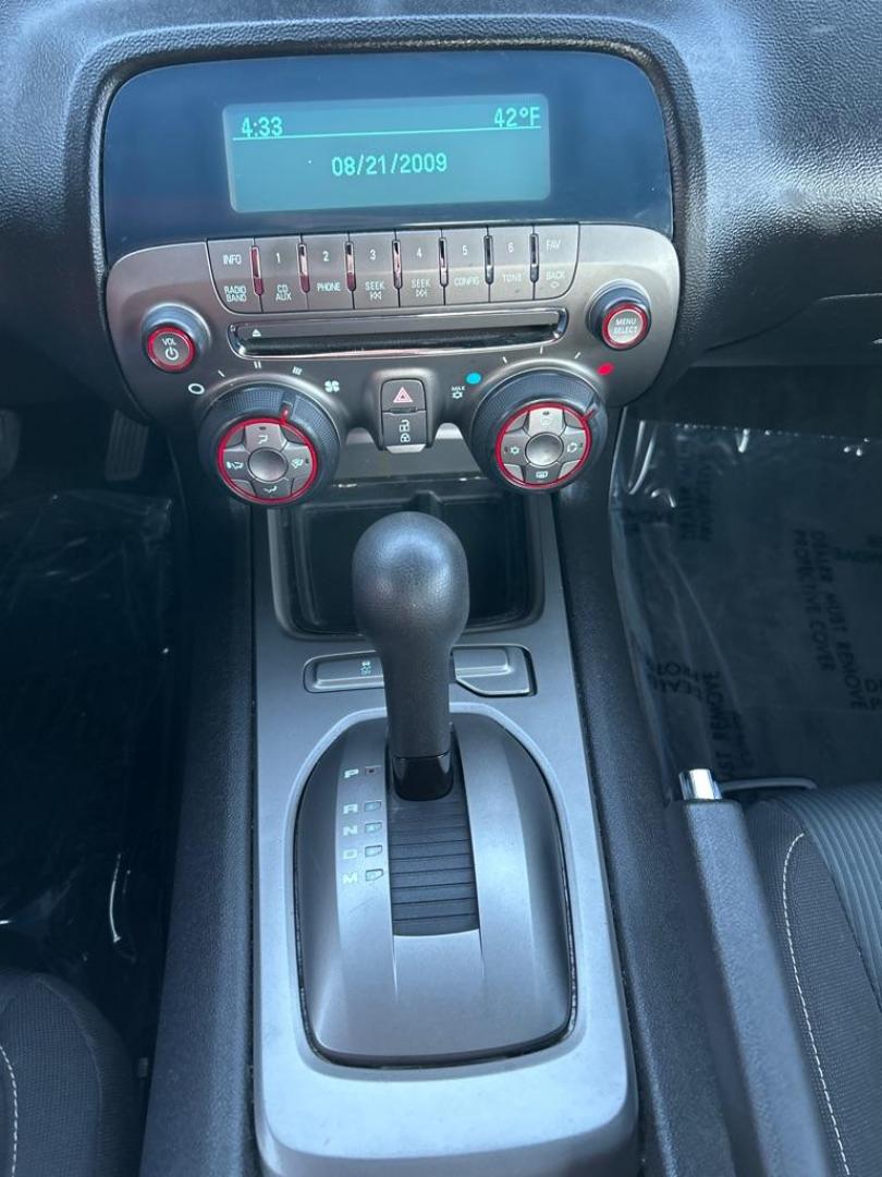 2010 BLACK CHEVROLET CAMARO LT (2G1FB1EV5A9) with an 3.6L engine, Automatic transmission, located at 2514 Williamson Rd NE, Roanoke, VA, 24012, (540) 265-7770, 37.294636, -79.936249 - NO CREDIT CHECK FINANCING WITH ONLY $3700 DOWN PAYMENT!!!! Check out our website www.needausedvehicle.com for our No Credit Check/ In House Financing options!! No Credit Check Available!!! In House Financing Available!!! All Clean Title Vehicles (no Salvaged or flooded vehicles ever on our lot)! - Photo#4
