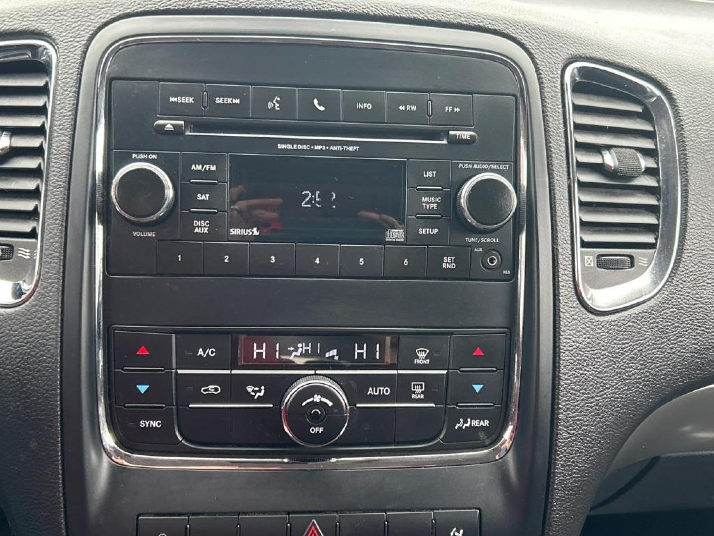 2013 WHITE DODGE DURANGO SXT (1C4RDJAG6DC) with an 3.6L engine, Automatic transmission, located at 2514 Williamson Rd NE, Roanoke, VA, 24012, (540) 265-7770, 37.294636, -79.936249 - NO CREDIT CHECK FINANCING WITH ONLY $2500 DOWN PAYMENT!!!! Check out our website www.needausedvehicle.com for our No Credit Check/ In House Financing options!! No Credit Check Available!!! In House Financing Available!!! All Clean Title Vehicles (no Salvaged or flooded vehicles ever on our lot)! - Photo#13
