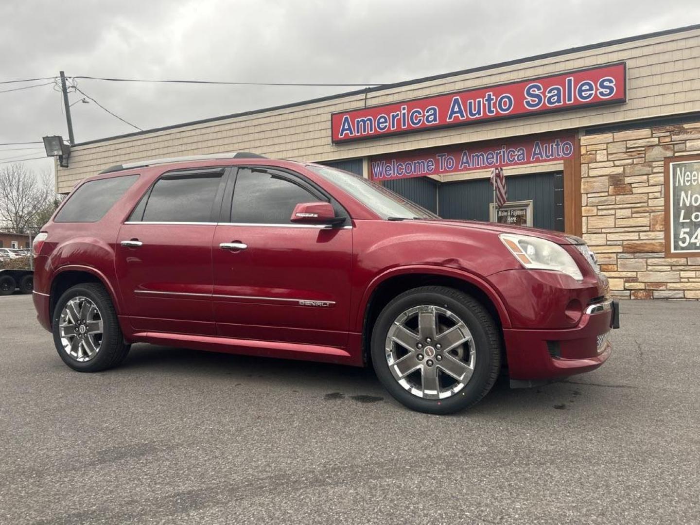 2011 RED GMC ACADIA DENALI (1GKKVTED7BJ) with an 3.6L engine, Automatic transmission, located at 2514 Williamson Rd NE, Roanoke, VA, 24012, (540) 265-7770, 37.294636, -79.936249 - Photo#0