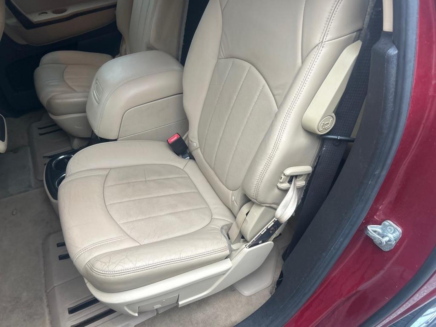 2011 RED GMC ACADIA DENALI (1GKKVTED7BJ) with an 3.6L engine, Automatic transmission, located at 2514 Williamson Rd NE, Roanoke, VA, 24012, (540) 265-7770, 37.294636, -79.936249 - Photo#6