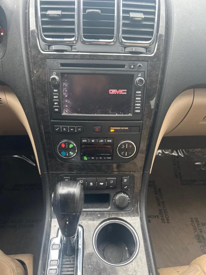 2011 RED GMC ACADIA DENALI (1GKKVTED7BJ) with an 3.6L engine, Automatic transmission, located at 2514 Williamson Rd NE, Roanoke, VA, 24012, (540) 265-7770, 37.294636, -79.936249 - Photo#9