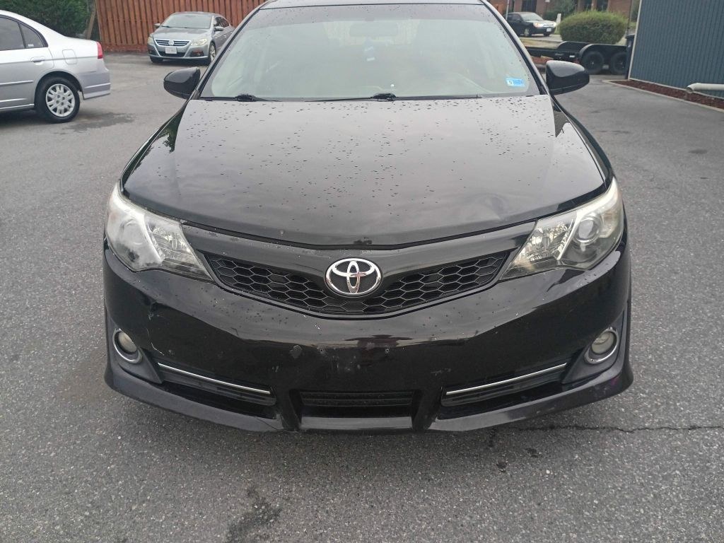 2014 BLACK TOYOTA CAMRY L (4T1BF1FK3EU) with an 2.5L engine, Automatic transmission, located at 2514 Williamson Rd NE, Roanoke, VA, 24012, (540) 265-7770, 37.294636, -79.936249- Photo#3