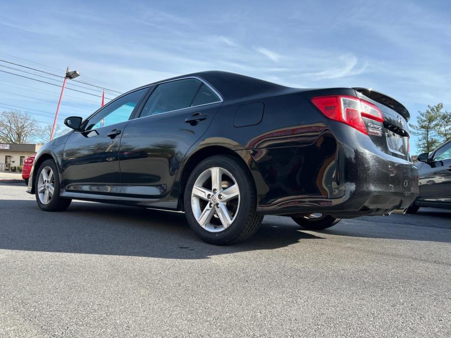 2014 BLACK TOYOTA CAMRY L (4T1BF1FK3EU) with an 2.5L engine, Automatic transmission, located at 2514 Williamson Rd NE, Roanoke, VA, 24012, (540) 265-7770, 37.294636, -79.936249 - NO CREDIT CHECK FINANCING WITH ONLY $2300 DOWN PAYMENT!!!! Check out our website www.needausedvehicle.com for our No Credit Check/ In House Financing options!! No Credit Check Available!!! In House Financing Available!!! All Clean Title Vehicles (no Salvaged or flooded vehicles ever on our lot)! - Photo#1