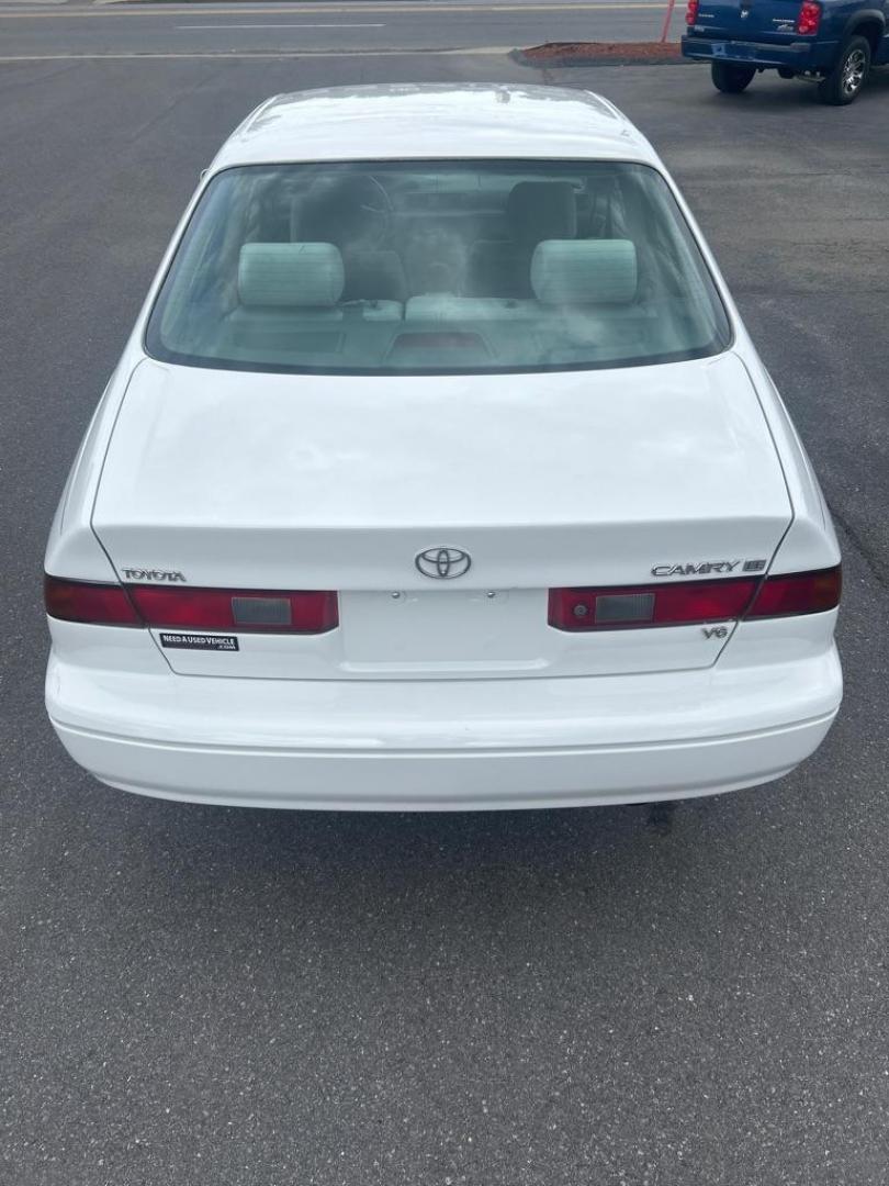1998 WHITE TOYOTA CAMRY CE (4T1BF22K7WU) with an 3.0L engine, Automatic transmission, located at 2514 Williamson Rd NE, Roanoke, VA, 24012, (540) 265-7770, 37.294636, -79.936249 - NO CREDIT CHECK FINANCING WITH ONLY $950 DOWN PAYMENT!!!! Check out our website www.needausedvehicle.com for our No Credit Check/ In House Financing options!! No Credit Check Available!!! In House Financing Available!!! All Clean Title Vehicles (no Salvaged or flooded vehicles ever on our lot)!! - Photo#8