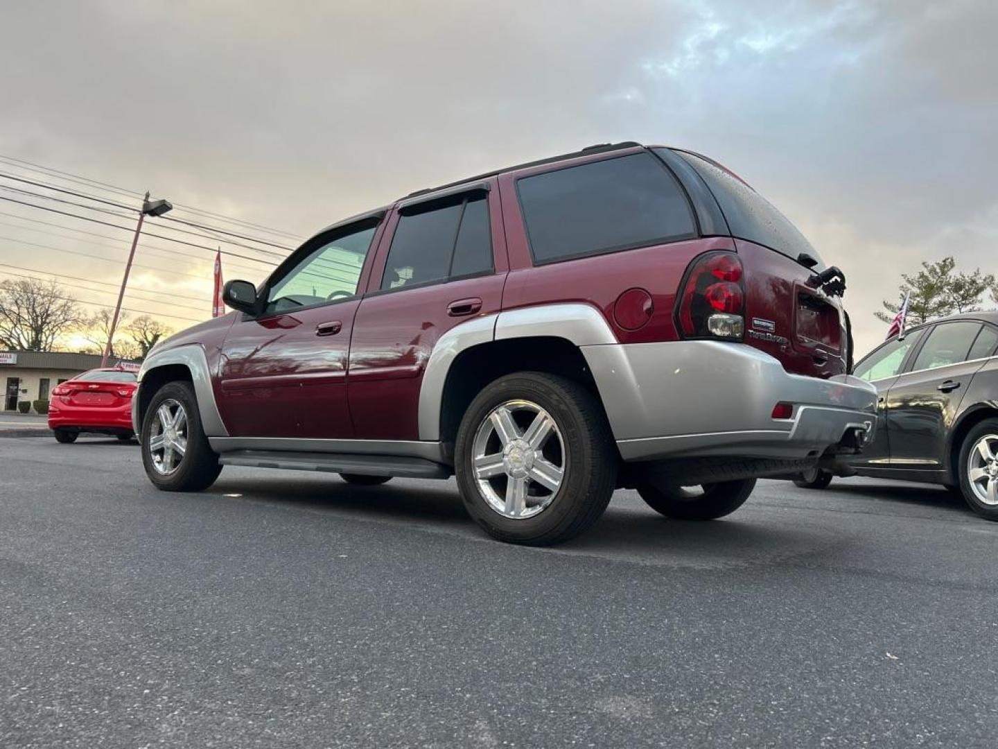 2008 RED CHEVROLET TRAILBLAZER LS (1GNDT13S782) with an 4.2L engine, Automatic transmission, located at 2514 Williamson Rd NE, Roanoke, VA, 24012, (540) 265-7770, 37.294636, -79.936249 - Photo#1