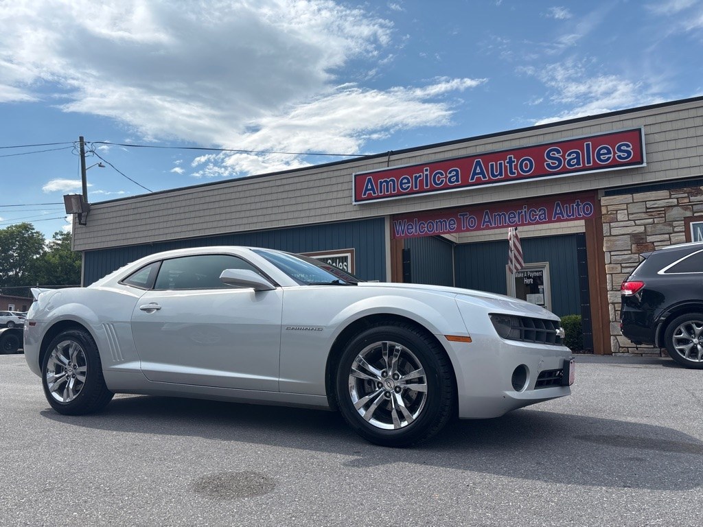 2012 SILVER CHEVROLET CAMARO LS (2G1FE1E3XC9) with an 3.6L engine, 6-Speed Manual transmission, located at 2514 Williamson Rd NE, Roanoke, VA, 24012, (540) 265-7770, 37.294636, -79.936249 - NO CREDIT CHECK FINANCING WITH ONLY $2200 DOWN PAYMENT!!!! Check out our website www.needausedvehicle.com for our No Credit Check/ In House Financing options!! No Credit Check Available!!! In House Financing Available!!! All Clean Title Vehicles (no Salvaged or flooded vehicles ever on our lot)!- Photo#0